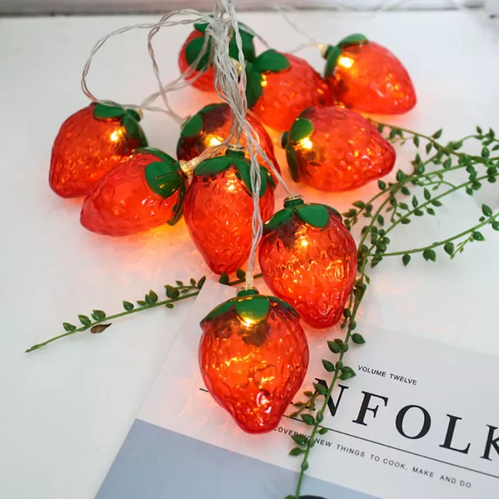 Tira luces led forma de fresa roja para decoración. - Imagen 3