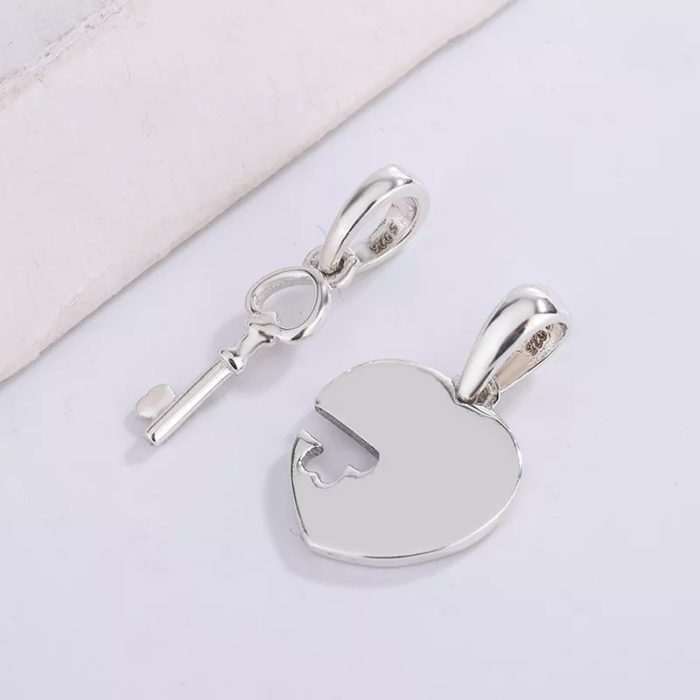 Charm Dije Duo, hecho en Plata Ley  925, Forma Llave y Corazón - Imagen 3